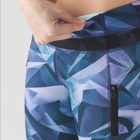 LULULEMON | Inspire Tight II Pretty Prism Black 4 - Picture 4 of 13